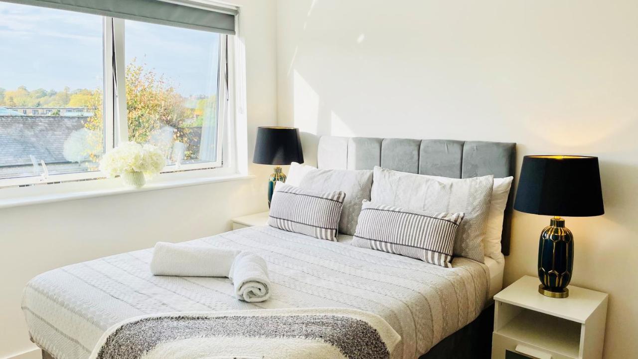 Urban Gem Apartment- Free Parking Енфийлд Екстериор снимка